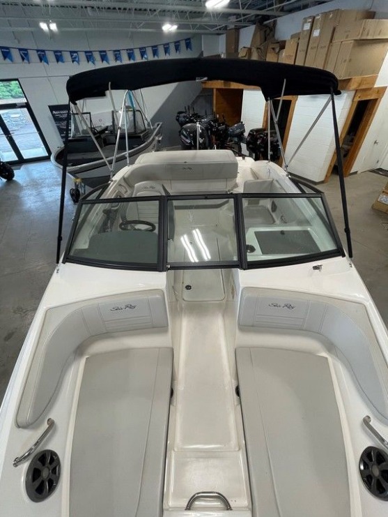 Boats  2020 SeaRay SPX 190 Outboard Bow Rider Photo